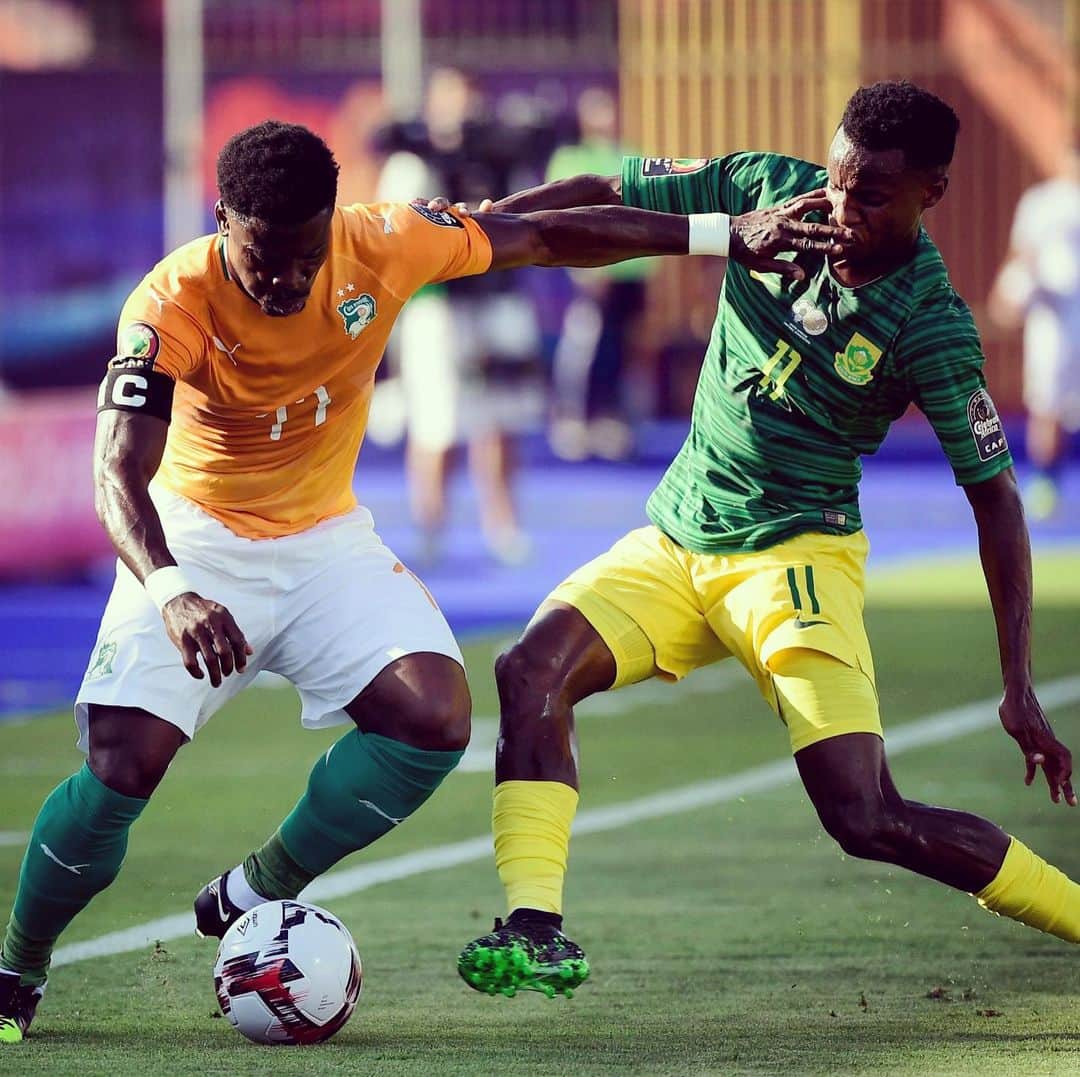 トッテナム・ホットスパーFCさんのインスタグラム写真 - (トッテナム・ホットスパーFCInstagram)「🇨🇮 @sergeaurier captained the Ivory Coast to a 1-0 victory over South Africa in today's #AFCON clash. 👏」6月25日 1時24分 - spursofficial