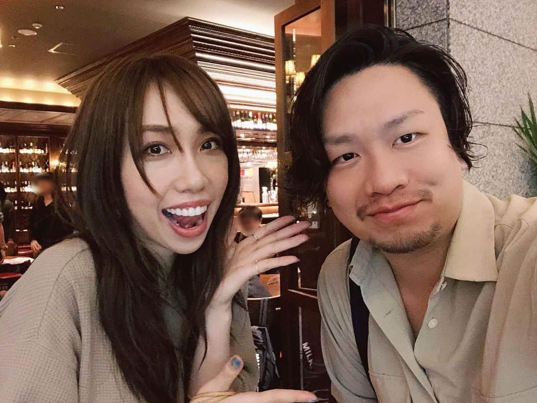 蔭山浩美さんのインスタグラム写真 - (蔭山浩美Instagram)「時間経つの早まる水産m(_ _)m 昨日は久しぶりの #朝劇西新宿 #愛の回転式  満員御礼の朝 感謝感激です。  すっごーーーっく楽しかった。  ご来場下さった皆さん ありがとうございました♡  お芝居しててよかった こんなにも素敵な作品と出逢えた  愛の回転式、大好きです。  まさかのとよよん来てくれて うっれしかったー ありがとよよんー #朝10時の顔  #平成3年組 🤝」6月25日 1時19分 - hiromi_kageyama
