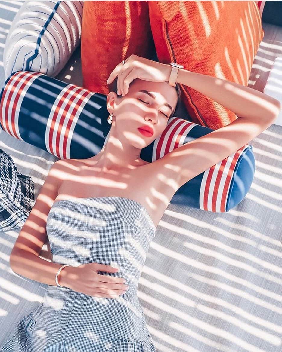 のインスタグラム：「The office to outing sundress ☀️ @katyatolstova in the RRC Seersucker Dress ♥️ . . . . #fashionlover #fashiondesign #fashioninsta #fashionlook #fashionlovers #fashionlove #fashiontrends #fashiondiary #fashionstore #fashiongirls #nyc #nycc #nycity #nyc_highlights #nycmua #nycfashionblogger #instagramnyc #nycfashion #nycblogger #nycstreetstyle #nycbloggers #nycdesigner #nyclife #rachelroy」