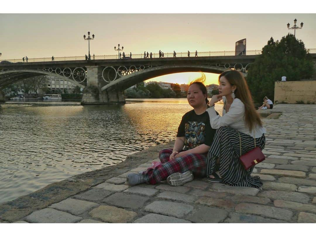 GilMeさんのインスタグラム写真 - (GilMeInstagram)「#이사벨다리 #일몰 #세비야#Puente_de_Isabel_II #Sunset #Seville」6月25日 1時40分 - gilmebaby