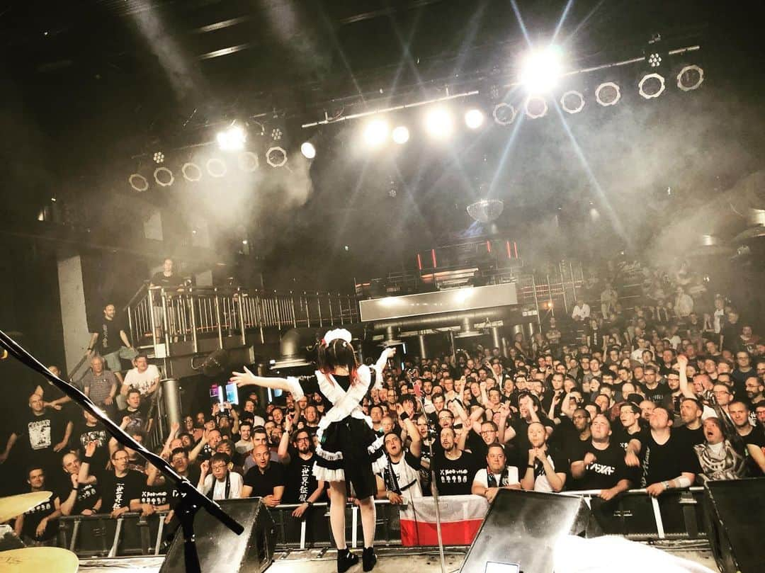 BAND-MAIDさんのインスタグラム写真 - (BAND-MAIDInstagram)「#bandmaid #worlddomination #wdbm #gekidou #bochum」6月25日 7時25分 - bandmaid.jp