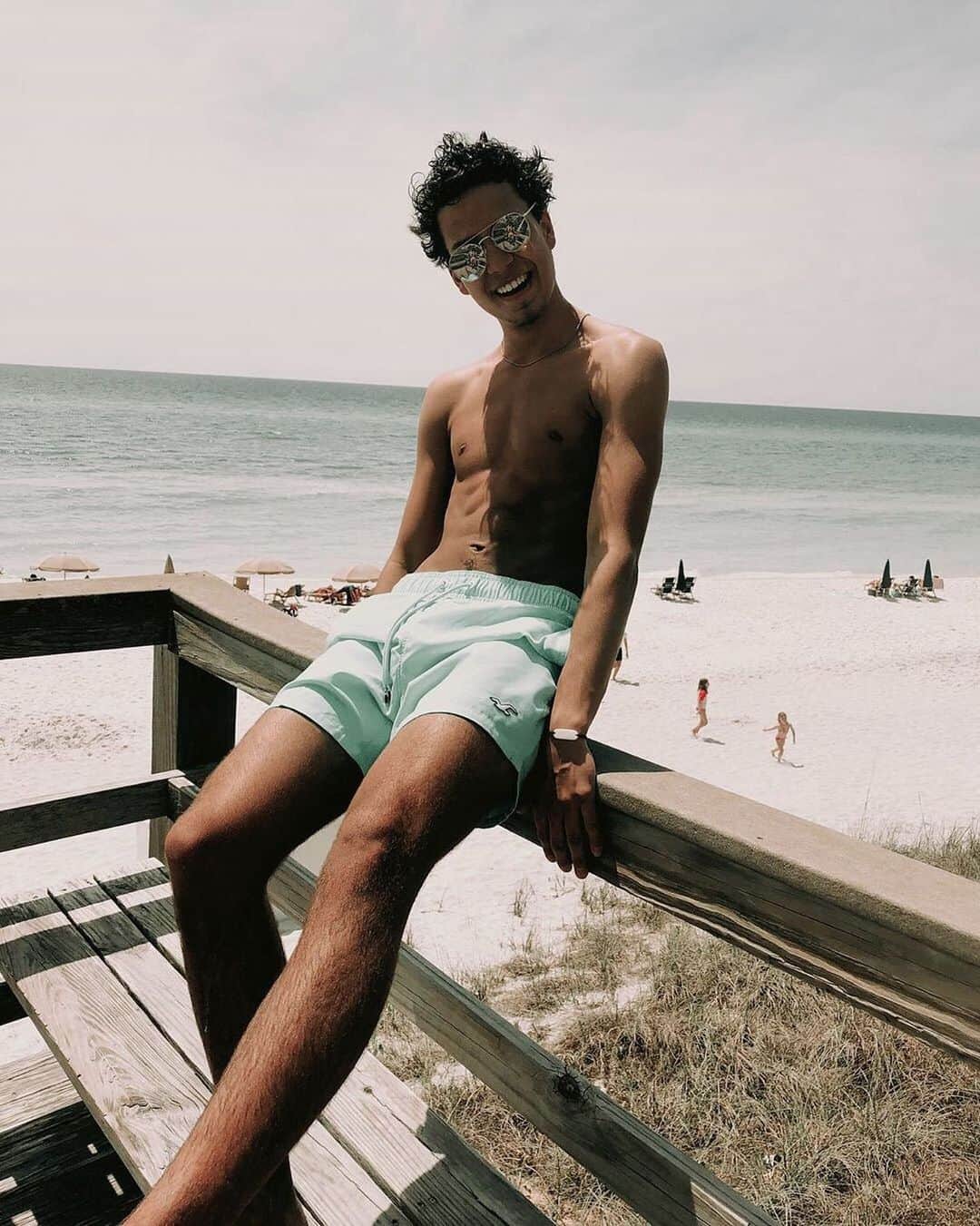 Hollister Co.さんのインスタグラム写真 - (Hollister Co.Instagram)「When you & your swim trunks are just mint for each other. 📷: @isaiah.oden11 #HollisterCollective」6月25日 2時01分 - hollister