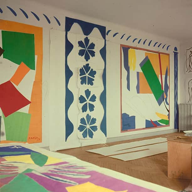 Meganさんのインスタグラム写真 - (MeganInstagram)「Matisse cut-outs at Hôtel Régina, Nice, 1953.﻿ ﻿ ﻿ #hotelregina #matisse #art #studio #cutouts #henrimatisse #nice #painting #artist」6月25日 2時10分 - zanzan_domus