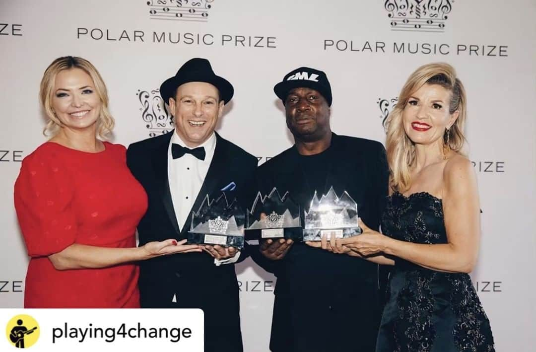 Audio-Technica USAさんのインスタグラム写真 - (Audio-Technica USAInstagram)「Congratulations to @playing4change for being awarded the prestigious @polarmusicprize for their excellence in the world of music! . . Repost: A TREMENDOUS HONOR!! @playing4change co-founders #markjohnson and #whitneykroenke receive the @polarmusicprize along with fellow laureates @djflash4eva and @anne_sophie_mutter  Huge thanks to all of you who have supported our mission, it is thanks to you that we are creating #positivechange through #music and this award goes to you!! . . . . . #polarmusicprize #polarmusicprize2019 #peacethroughmusic #sweden #peace」6月25日 2時35分 - audiotechnicausa