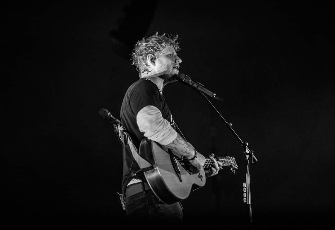 エド・シーランさんのインスタグラム写真 - (エド・シーランInstagram)「Hockenheim night #2 ! 📸 @zakarywalters #dividetour」6月25日 2時38分 - teddysphotos