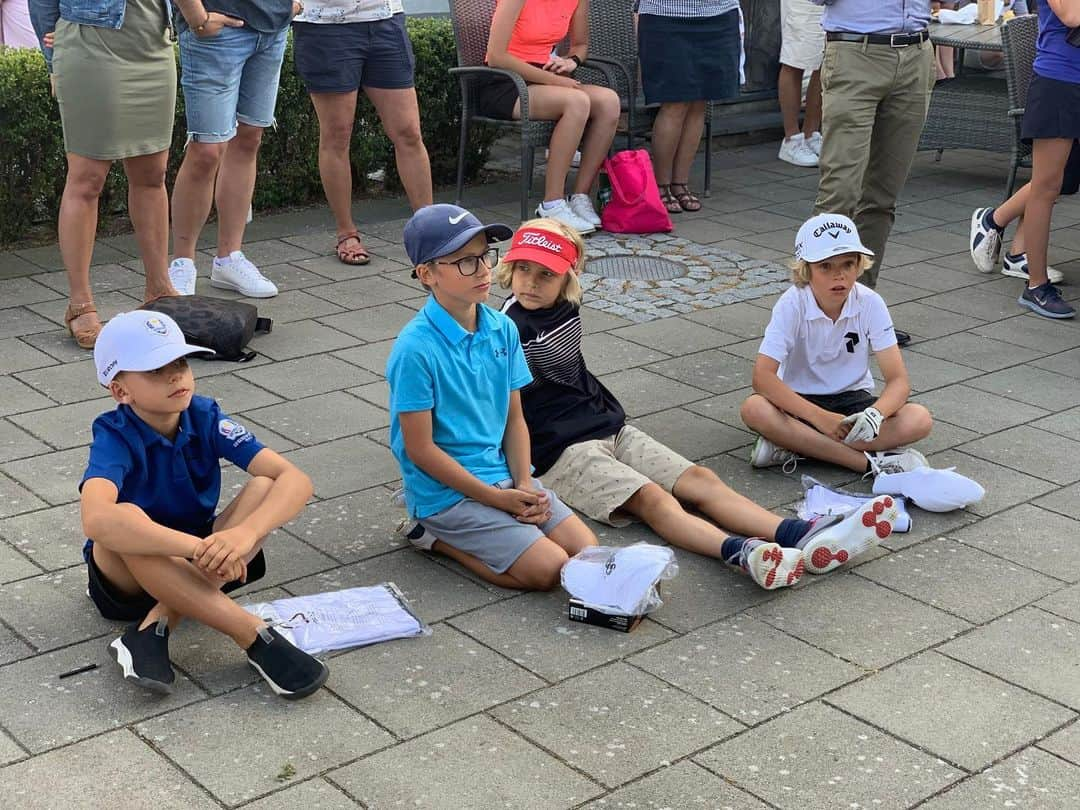 ヘンリク・ステンソンさんのインスタグラム写真 - (ヘンリク・ステンソンInstagram)「As a kid I played the junior golf tournament at my club every Monday. I have been fortunate to host this same “Monday golf” for many years now and today was extra special since Kalle participated and played his first 18-hole tournament. Well done to all participants!」6月25日 2時59分 - henrikstenson