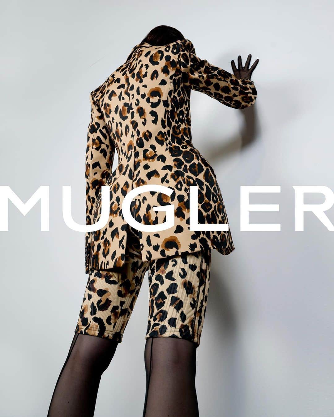 のインスタグラム：「Mugler Resort 2020 leopard print tailored jacket and cycling shorts. - - Visual @studio.m.antwerp  Model @alizee.lenox  #mugler」