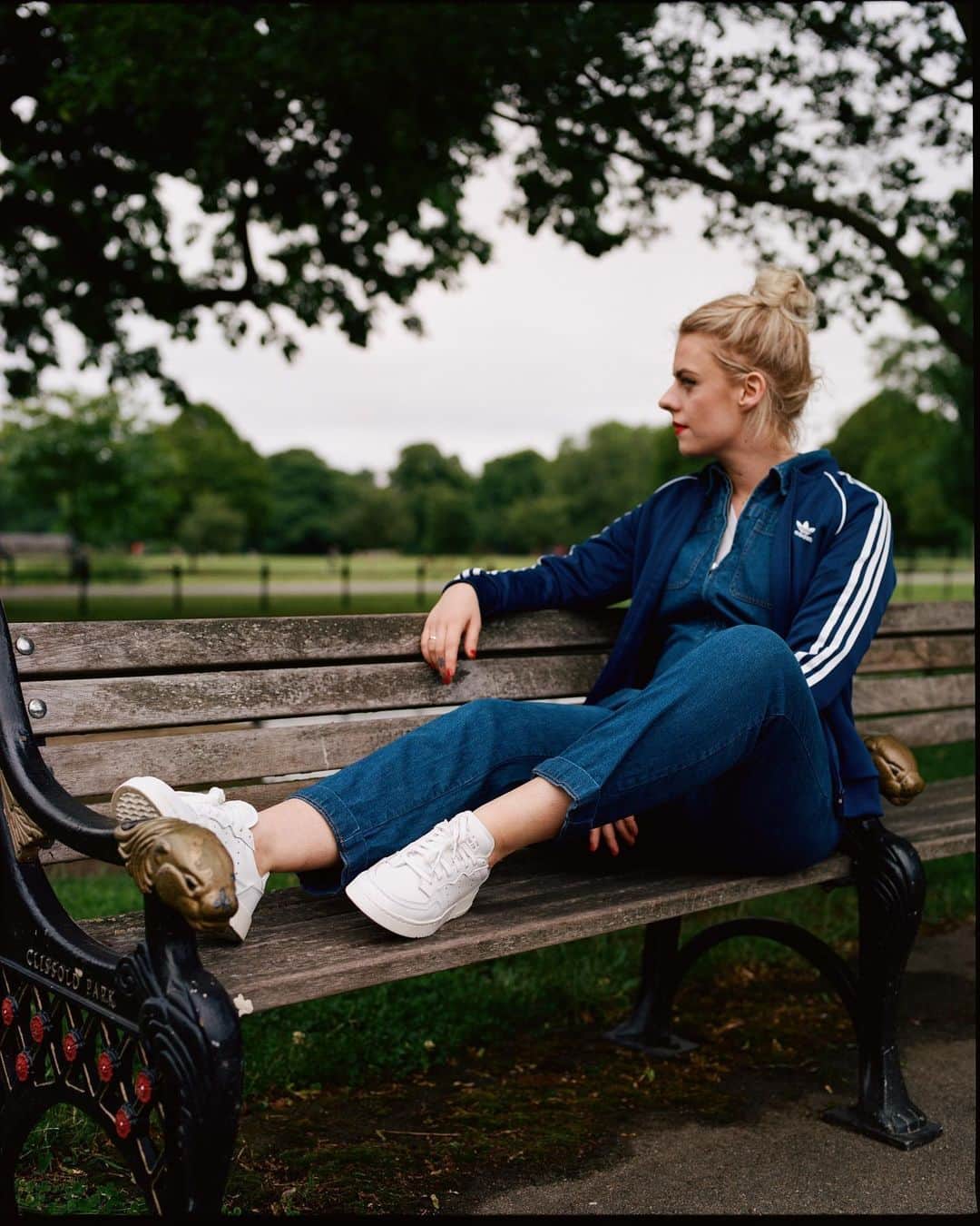 adidas UKさんのインスタグラム写真 - (adidas UKInstagram)「Artist @StephanieKkane shot in Stoke Newington by @RyanOtooleCollett for #HOMEOFCLASSICS⁣ ⁣ Tap the image to discover the new #SUPERCOURT⁣ ⁣ Head to our IGTV to see episode four of Home of Classics series, documenting creators from across the city」6月25日 3時56分 - adidaslondon