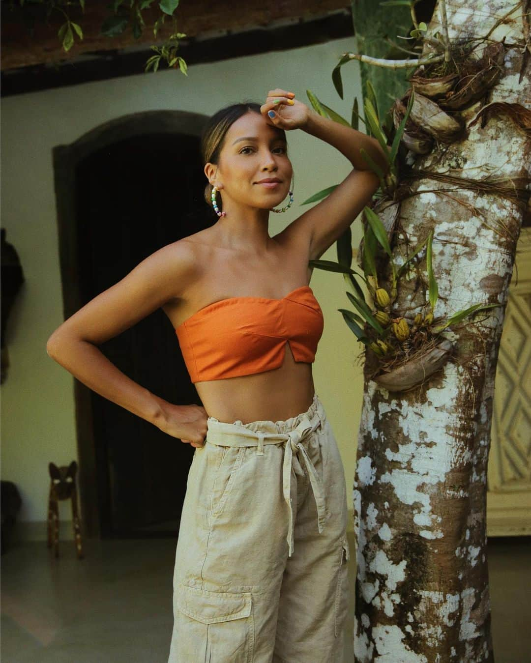 ジュリー・サリニャーナさんのインスタグラム写真 - (ジュリー・サリニャーナInstagram)「Perfect start to Summer in Brazil! 🧡 • wearing @camilacoelhocollection top @revolve #revolvearoundtheworld」6月25日 3時57分 - sincerelyjules