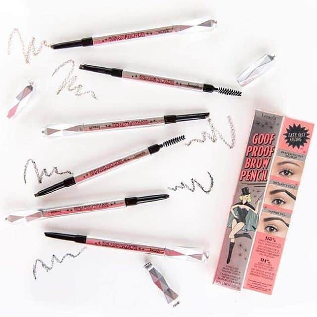 Benefit Cosmetics UKさんのインスタグラム写真 - (Benefit Cosmetics UKInstagram)「BROW LOVIN' 💕👏 Put your BEST BROW forward with #goofproof pencil 💃 Available in 12 shades!! #benefitbrows #benefit #beauty #makeup . . . 📷 Image Description: Swatches of goof proof brow pencil on a white background.」6月25日 4時16分 - benefitcosmeticsuk
