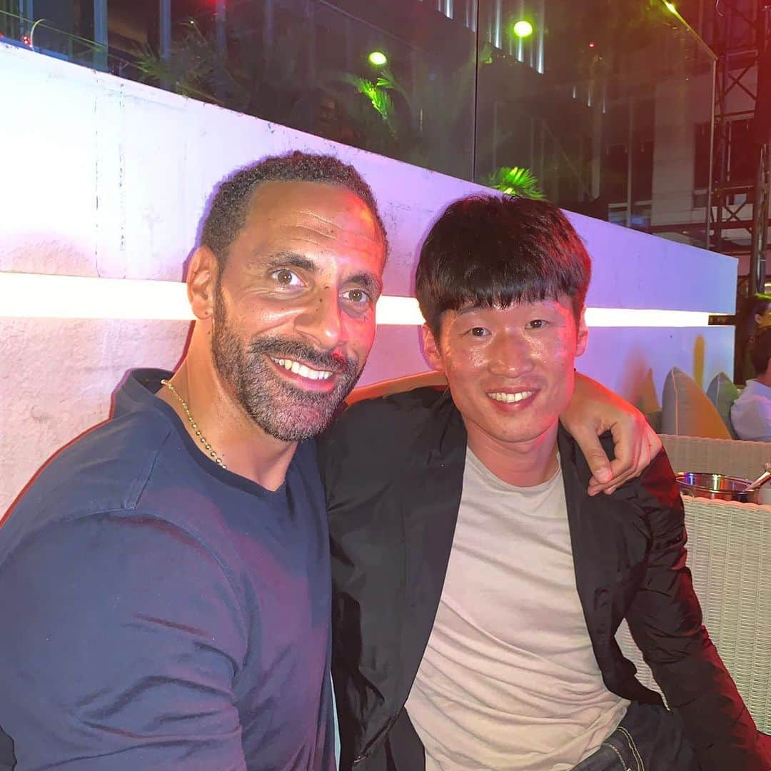 リオ・ファーディナンドさんのインスタグラム写真 - (リオ・ファーディナンドInstagram)「Good to spend last few days with Mr Ji Unit... one of @premierleague’s & @manchesterunited best value for money signing in years, £4mill 😳🔴 🏆🏴󠁧󠁢󠁥󠁮󠁧󠁿 4 Premier League 🏆🏴󠁧󠁢󠁥󠁮󠁧󠁿 4 Community Shield 🏆🏴󠁧󠁢󠁥󠁮󠁧󠁿 3 League Cup 🏆🇪🇺 1 UCL 🏆🌍 1 Club World Cup #ParkJiSung #MUFC」6月25日 4時36分 - rioferdy5