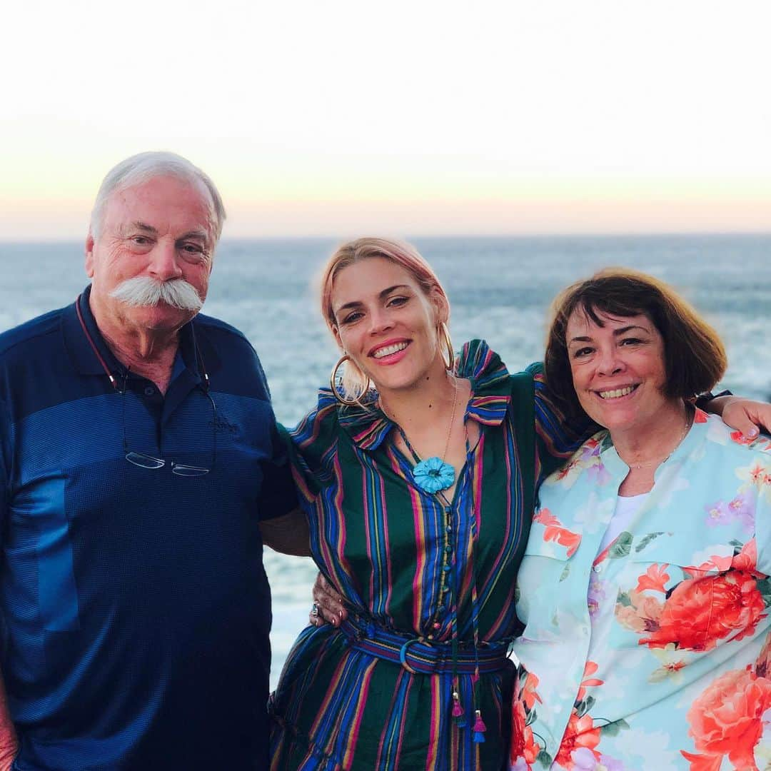 ビジー・フィリップスさんのインスタグラム写真 - (ビジー・フィリップスInstagram)「Happy Birthday to Grandpa Mustache!」6月25日 4時29分 - busyphilipps