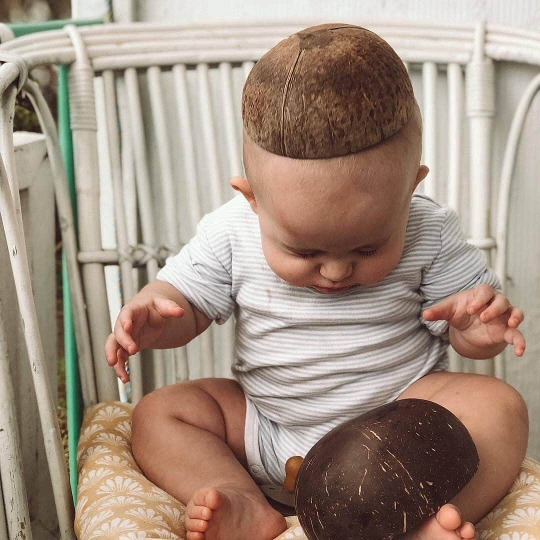 Vita Coco Coconut Waterのインスタグラム：「Monday's are hard.  Repurposing coconut shells is not.」