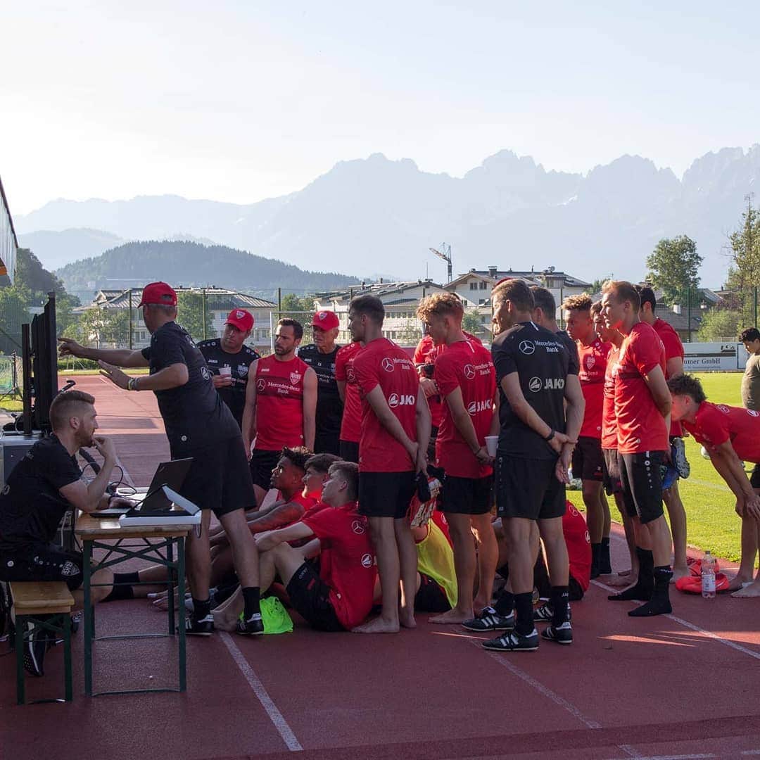 VfBシュトゥットガルトさんのインスタグラム写真 - (VfBシュトゥットガルトInstagram)「📸📸 Impressionen vom ersten Trainingstag in Kitzbühel. 💪😤 #VfB #trainingslager #kitzbühel #vfbstuttgart #vfbstuttgart1893 #VfBInsta」6月25日 5時13分 - vfb