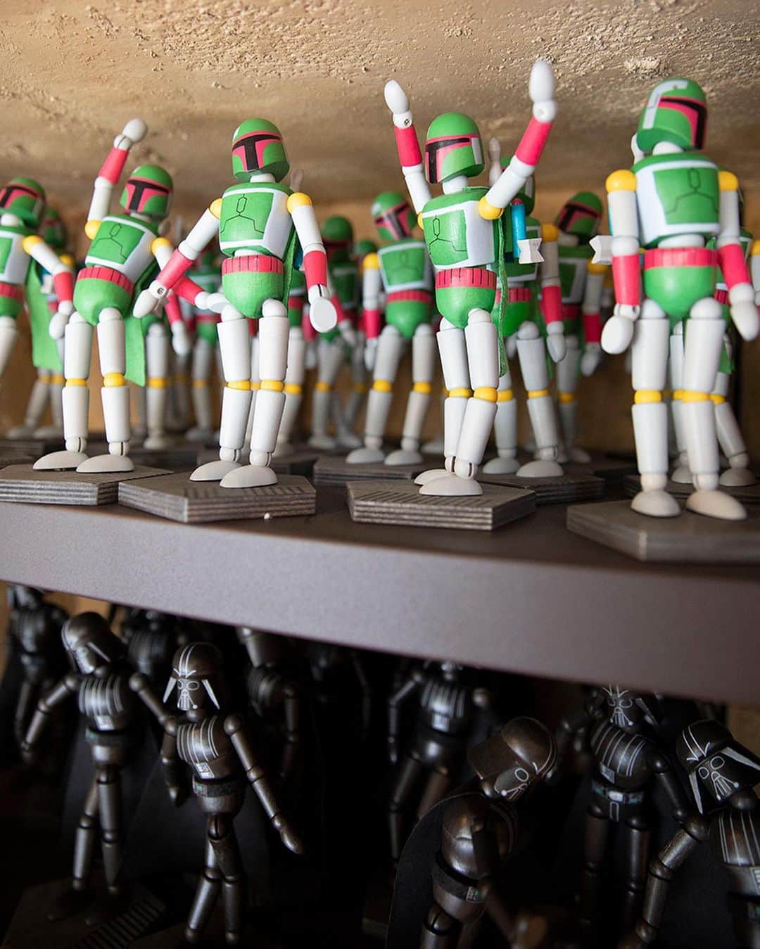 スター・ウォーズさんのインスタグラム写真 - (スター・ウォーズInstagram)「From mouse droids to speeders, the Black Spire Outpost marketplace at #StarWars: #GalaxysEdge is full of treasures. (Subject to capacity.)」6月25日 5時21分 - starwars
