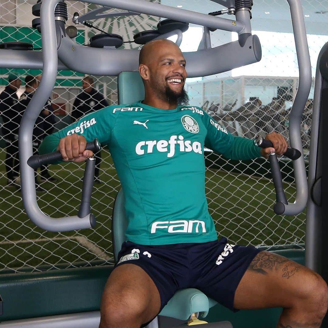 フェリペ・メロさんのインスタグラム写真 - (フェリペ・メロInstagram)「Alegria em voltar a trabalhar graças a Deus!! #palmeiras #mystyle #anodamultiplocação #feneraglamaaaa #ousado #ousadura #obrigadoJesus」6月25日 5時29分 - felipemelo