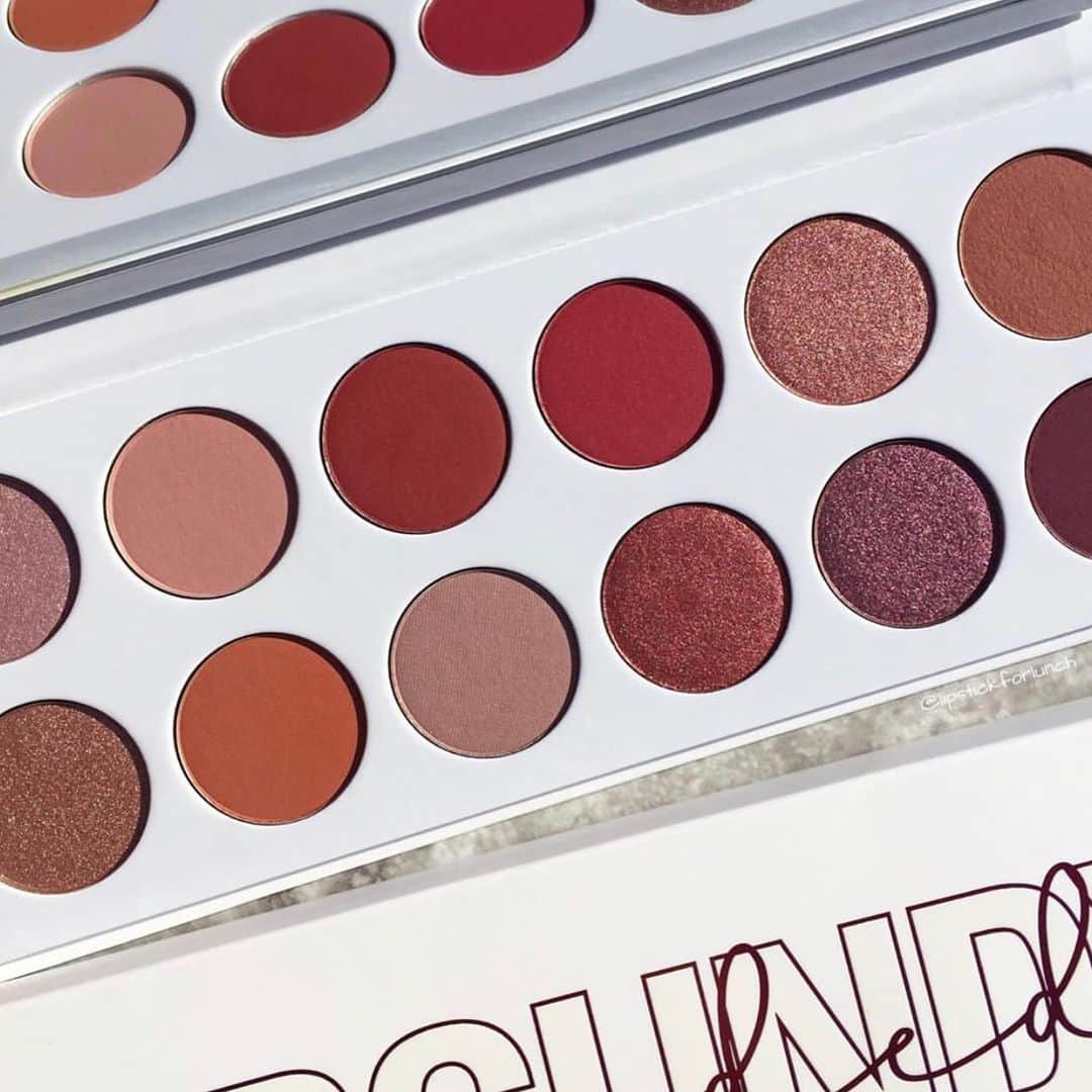 Kylie Cosmeticsさんのインスタグラム写真 - (Kylie CosmeticsInstagram)「The Burgundy Extended Palette 💕 all Extended palettes are 25% off NOW! ✨ hurry - sale ends tomorrow 6/25 at 11:59pm pst! pic by @lipstickforlunch」6月25日 5時24分 - kyliecosmetics