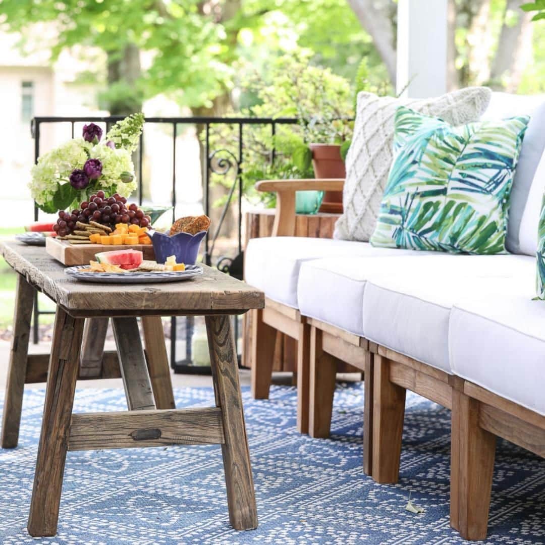 HomeGoodsさんのインスタグラム写真 - (HomeGoodsInstagram)「Get inspired to create a sensational summer soiree for less than you’d expect with tips from @inspiredbycharm. HUGE markdowns just taken on outdoor furniture. Hurry in-store now for the best selection. Link in bio. #GoFinding #HGPartner」6月25日 5時31分 - homegoods