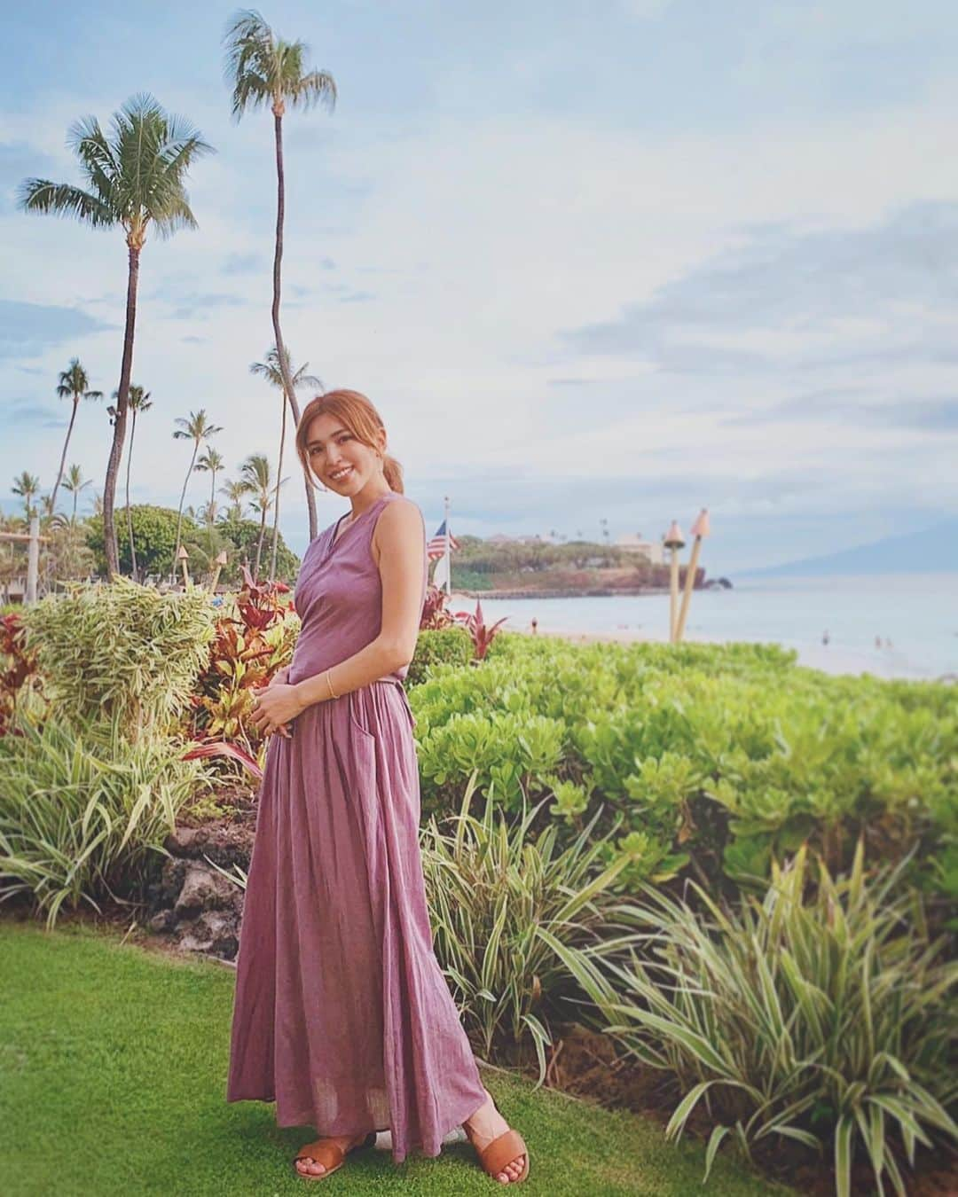 来夏さんのインスタグラム写真 - (来夏Instagram)「#🌴 マウイ旅 メインの日💒 ガーデンパーティーのコットンワンピは @archi_insta 👗💜 #archi #outfit #maui #island」6月25日 16時37分 - rairairaika