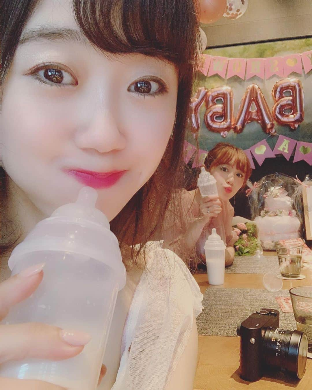 菊井彰子さんのインスタグラム写真 - (菊井彰子Instagram)「えっかちゃん🍺 可愛いい見た目とは真逆で中身はめちゃ男前で頼りになる感が半端ない😍みんなから好かれる理由がわかるー💓 @dngnchan  #mybestfriend  #ベビーシャワー  #babyshower  #ベビーシャワーパーティー #おむつケーキ  #ベビーシャワーケーキ  #ドルチェマリリッサ  #ベビしょこりん #マタニティー  #マタニティーライフ  #マタニティライフ  #妊婦  #妊婦生活 #プレママ」6月25日 15時45分 - yanakiku_kiku