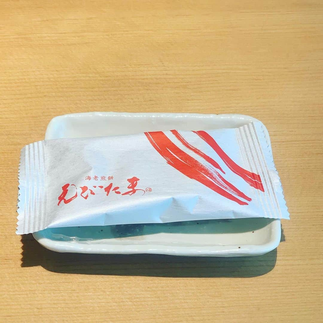 崎山一葉さんのインスタグラム写真 - (崎山一葉Instagram)「ふわふわの苺カキ氷の中に 濃厚な抹茶のアイス🍧  伊勢でお馴染みのえびたまも美味です🤤  大きさに驚いた〜🤗 ・ ・  #tokyo #japan #渋谷ヒカリエ #藤次郎 #えびたま」6月25日 16時06分 - kazuha_sakiyama