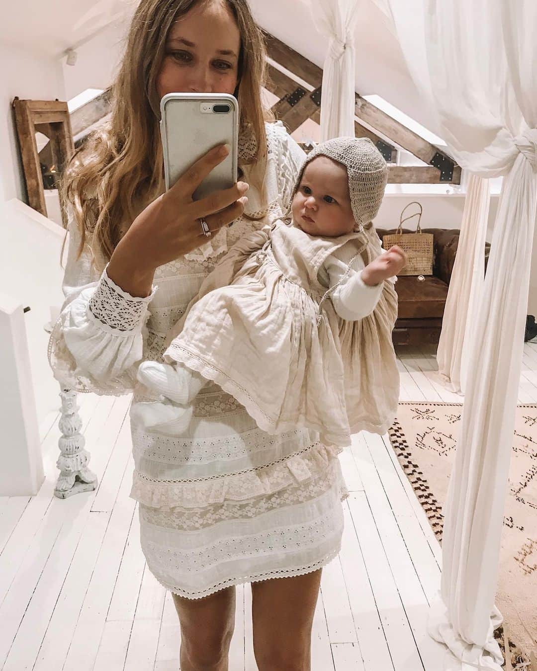 SPELLさんのインスタグラム写真 - (SPELLInstagram)「Mum and bubba cherub vibes 💕 our sis @lucianarose in our Suki Mini Party Dress and little Ocean in @spell_littlegypsies Ava 🌾」6月25日 8時11分 - spell