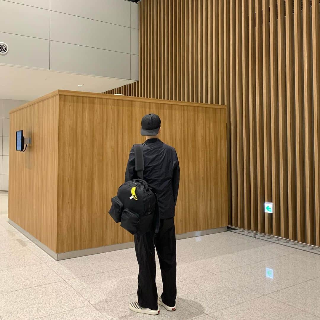 イ・ドンフィさんのインスタグラム写真 - (イ・ドンフィInstagram)「출국부르고 출국」6月25日 8時19分 - dlehdgnl