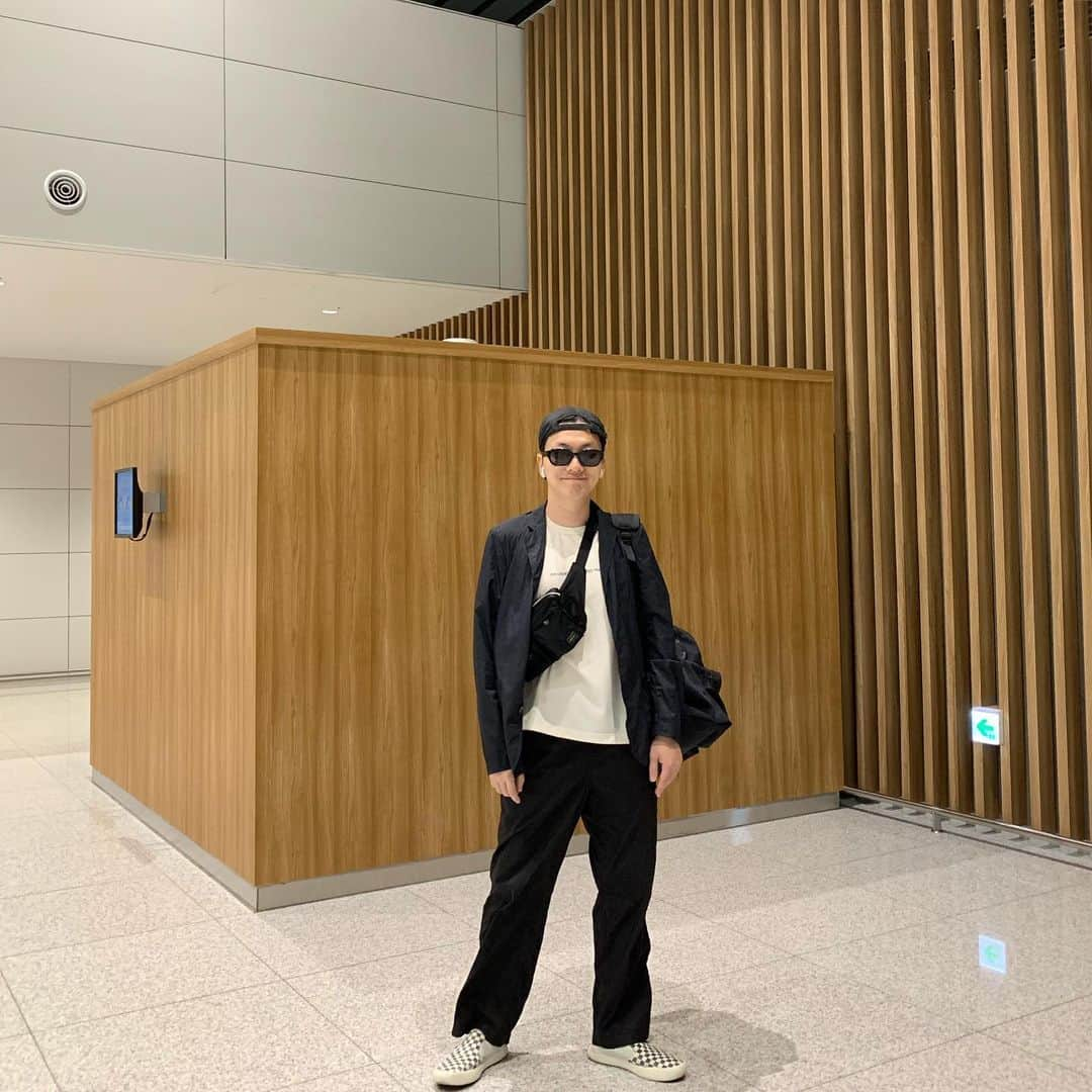 イ・ドンフィさんのインスタグラム写真 - (イ・ドンフィInstagram)「출국부르고 출국」6月25日 8時19分 - dlehdgnl