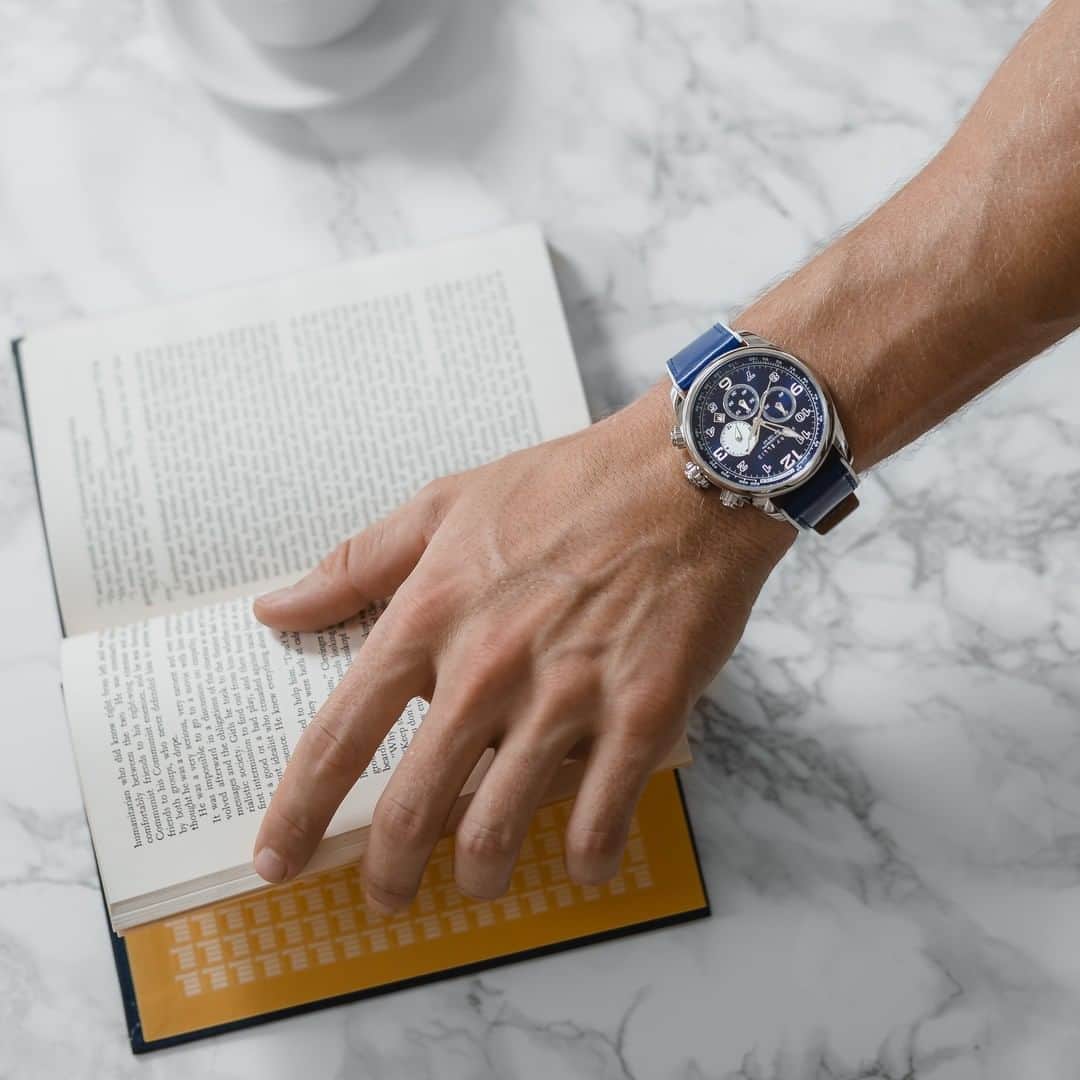 ペリーエリスのインスタグラム：「Nothing beats a classic timepiece. Complete your look with the GT Chrono Navy Leather Watch. Link in bio. #PerryEllis #LifeReadySince1976 📷 @thecuff.co」