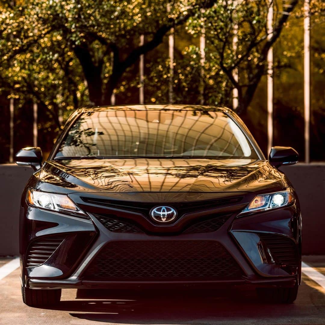 toyotausaさんのインスタグラム写真 - (toyotausaInstagram)「Golden hour looks good on #Camry Nightshade! #LetsGoPlaces」6月25日 9時32分 - toyotausa