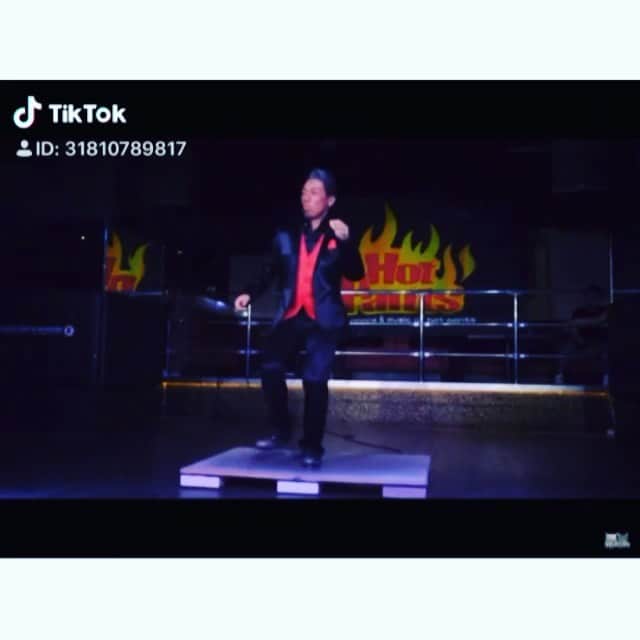 火口秀幸のインスタグラム：「#nightinTunisia  #tapdance #HIDEBOH #yoshimotozaka46 #RED」