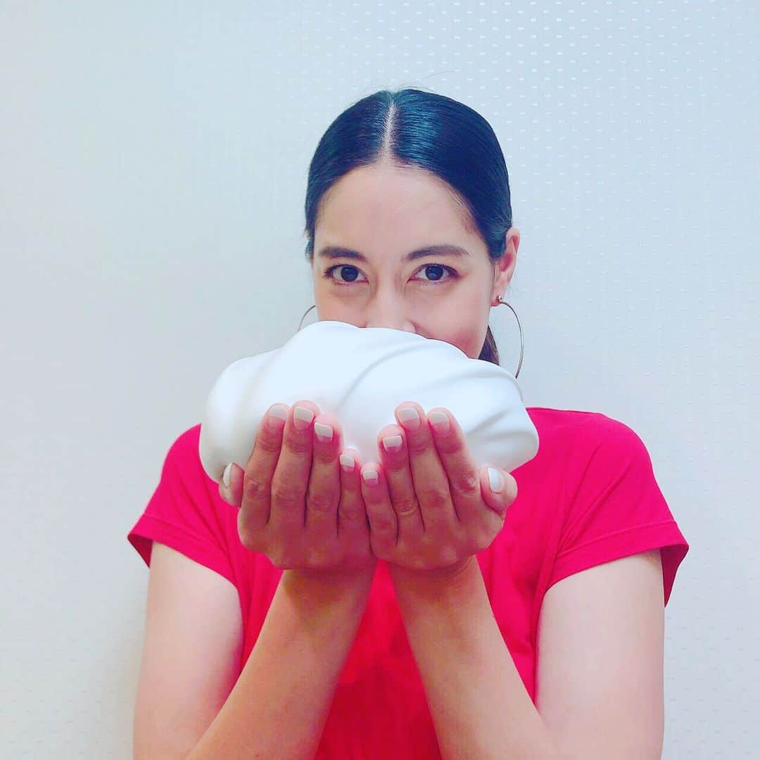 森泉さんのインスタグラム写真 - (森泉Instagram)「Check out the #Shiseido face cleansing soap commercial that we did in @oshare_ism_ntv❣️」6月25日 9時48分 - izumi.mori