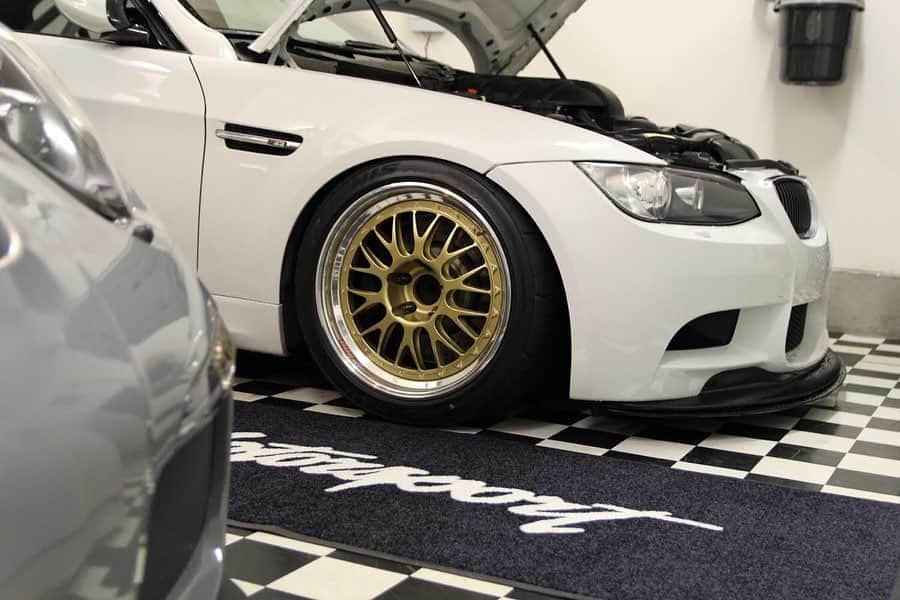 CarsWithoutLimitsさんのインスタグラム写真 - (CarsWithoutLimitsInstagram)「Motorsport garage mats complete any shop or stable. Follow and click link in OUR BIO bio to purchase or check out @motorsport.grg 🏁🏁🏁 E90 M3 owned by @rrichmondd」6月25日 9時57分 - carswithoutlimits