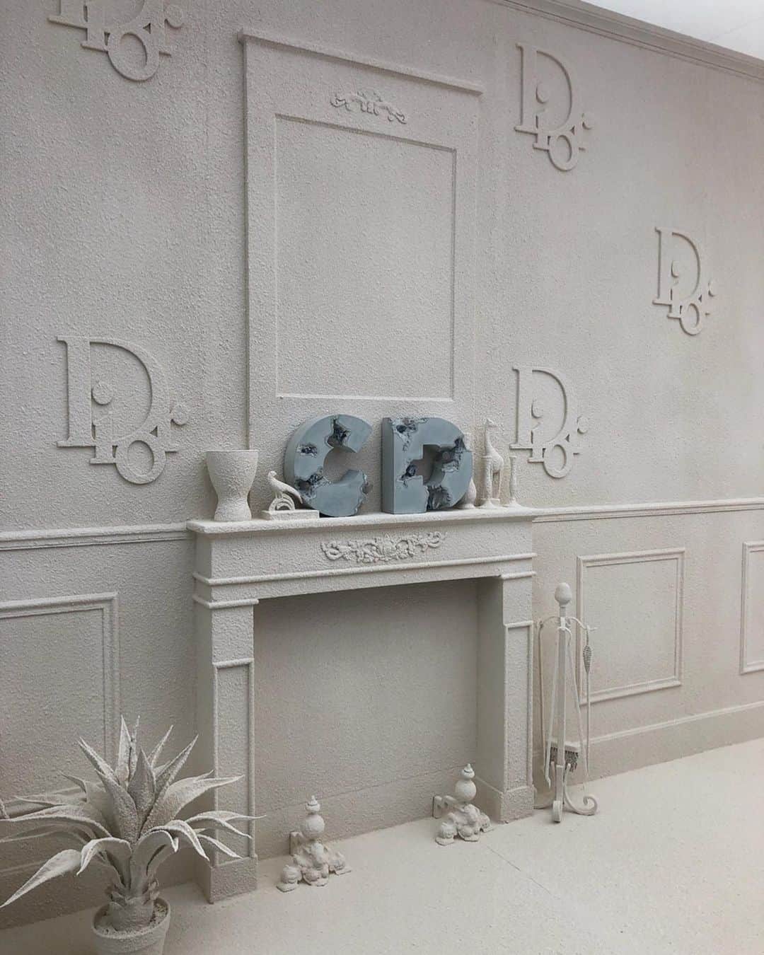 秋元梢さんのインスタグラム写真 - (秋元梢Instagram)「Dior Homme🕊 with @mrkimjones 🙏🏻💖 #pfwm #diorhomme」6月25日 10時02分 - akimoto_kozue