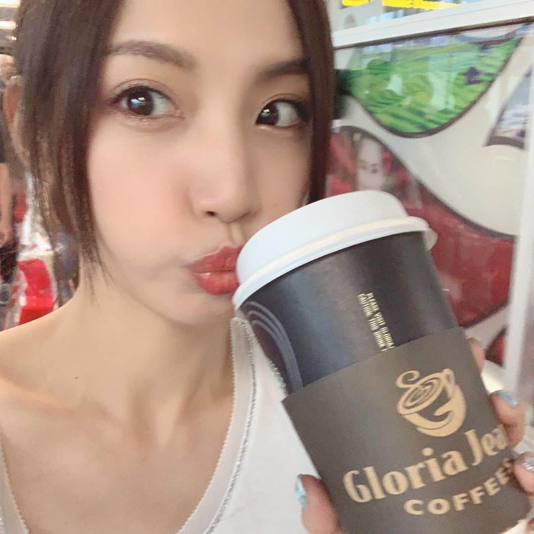 蒼怜奈のインスタグラム：「gorilla🦍かと思いきやgolria☕️ #グラビア #撮影会 #撮影会モデル #レースクイーン #釣りガール #kb2019 #あおいれいな #蒼怜奈 #gorilla #gloria #coffee #cafe #happy #thailand」