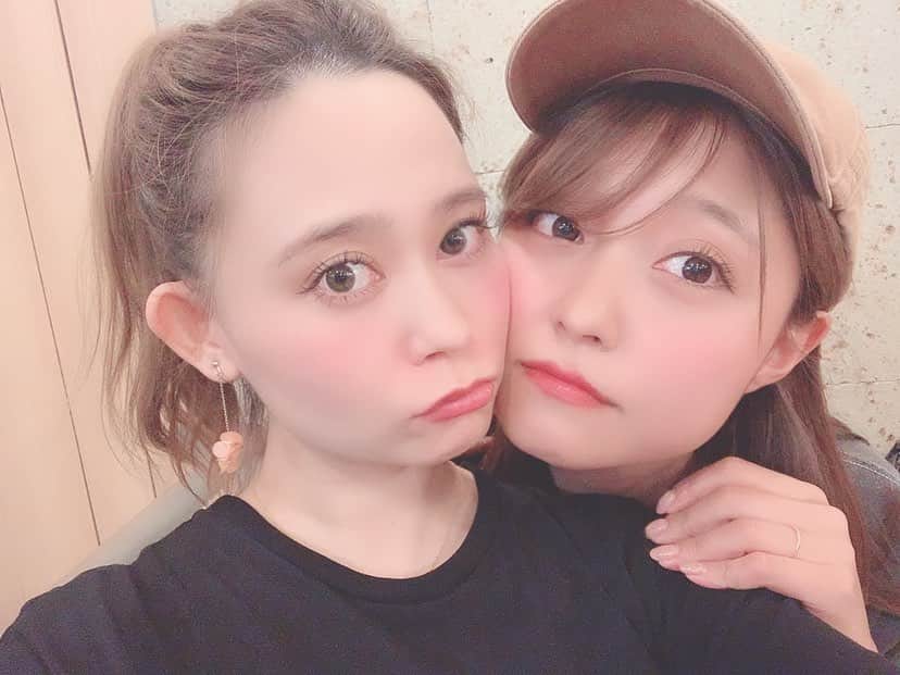 本田しおりのインスタグラム：「loveゆきみ♡ @yukimi_tsutsumi  昨夜絶好調の杏奈に 妊婦🤰のためノンアルの私は突っ込みをかましていたのだが、皆に酔ったあんたの方がヤバイよ？と口を揃えて言われましたww」