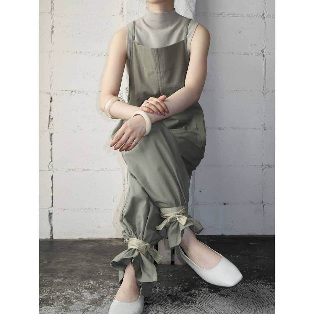 吉祥寺 古着屋 Orfeoのインスタグラム：「Khaki Overall Style  #Orfeo #Kichijoji #Tokyo #vintage #used #fashion #coodinate #outfits #オルフェオ #吉祥寺 #東京 #古着 #古着屋 #ヴィンテージ #ユーズド #ファッション #コーディネート  掲載商品のお問い合わせはメールにて承っております。コメント、DMでのお問い合わせは受け付けておりませんのでご了承ください。」