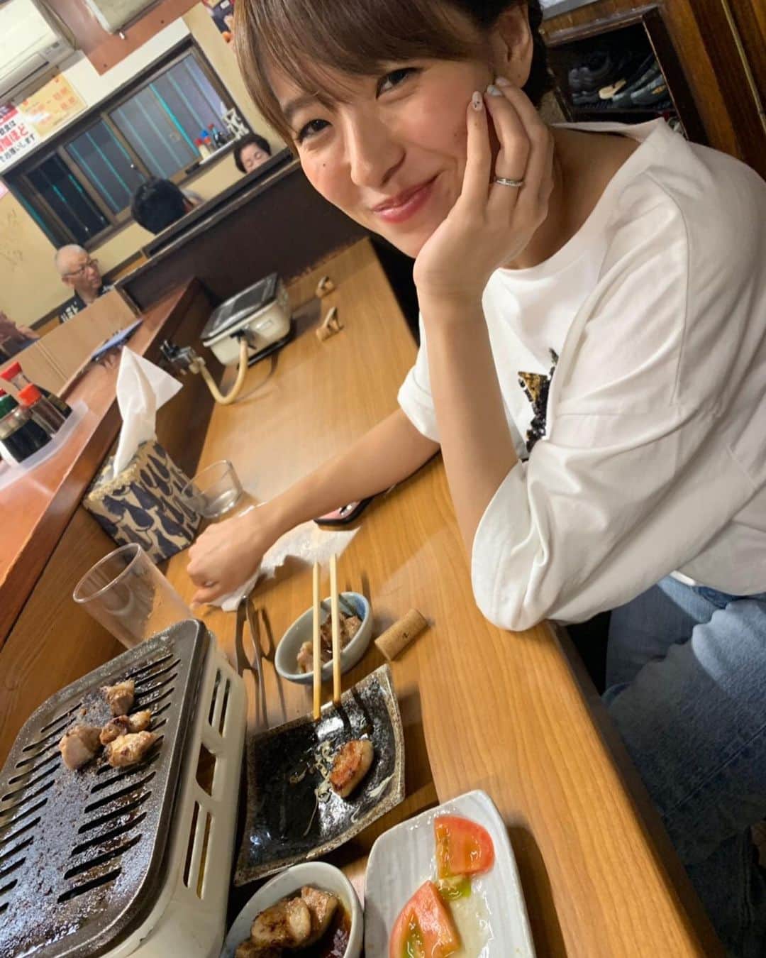 林弓束さんのインスタグラム写真 - (林弓束Instagram)「1日目の夜ごはんは、 おおはしという焼肉やさんと、 赤玉というおでんやさんをはしごしました🤣💗 おおはしという焼肉屋さん、 牛タンステーキが美味しかったよー‼️ 赤玉のおでんもしみしみ最高🍢✨ @saki313apo ちゃんが親切に色々教えてくれて😍 美味しいごはんにありつけました💗 . . #金沢旅行 #金沢グルメ #石川旅行 #金沢ごはん #おおはし #赤玉 #女子旅 #女ふたり旅 #おんなふたり旅 #女子旅行  #ちゃんゆづ旅行記」6月25日 11時45分 - hayashiyuzuka