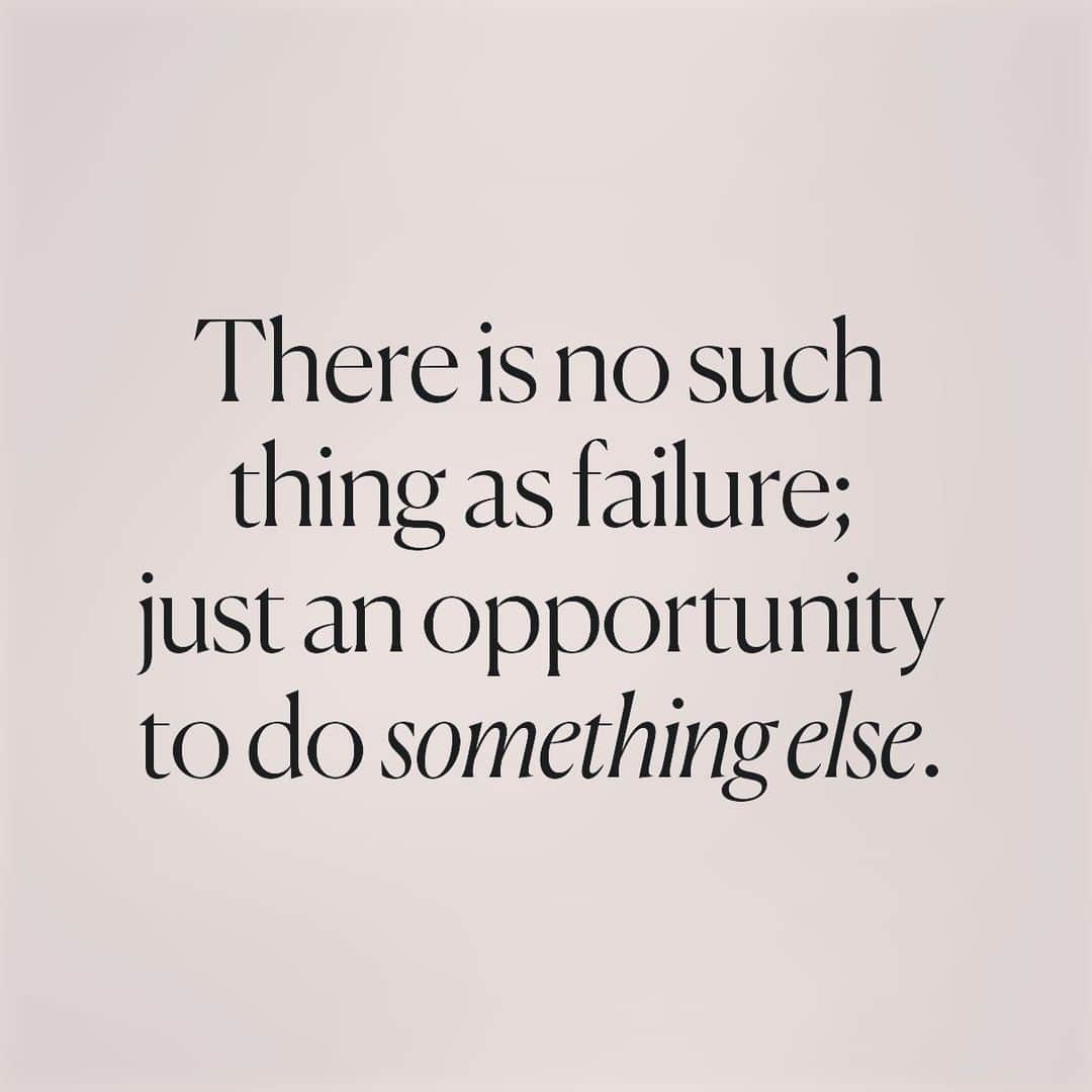 ボビー・ブラウンのインスタグラム：「If something doesn’t work than do something else.」