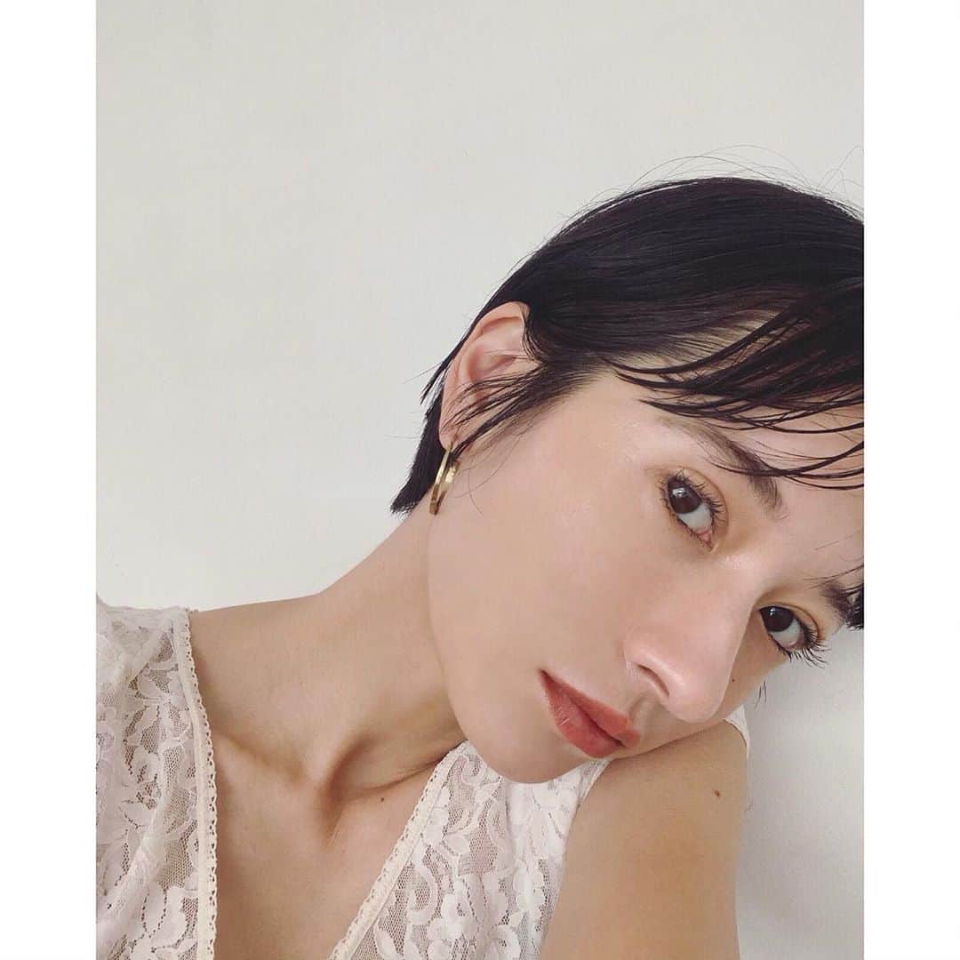 松本恵奈さんのインスタグラム写真 - (松本恵奈Instagram)「髪切ったからプロフィールも更新♡ショート久しぶりすぎてまだ自分でも見慣れない😂」6月25日 12時16分 - ena1123