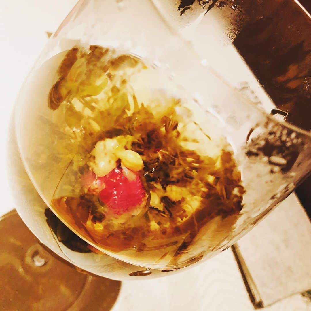 東森美和さんのインスタグラム写真 - (東森美和Instagram)「お花が咲くジャスミン茶 香りが素晴らしくて、とっても美味しい💕」6月25日 12時17分 - higashimorimiwa