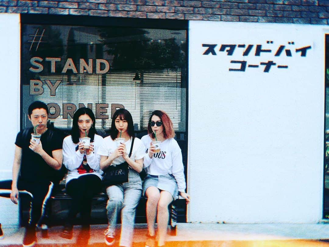 ダンドイ舞莉花のインスタグラム：「Starting the day off with some lemonade 🍋  #金沢 #kanazawa #japan #standbycorner #スタンドバイコーナー #リューン #リューン2019 #lune #fantasy #coffeestand #lemonade」