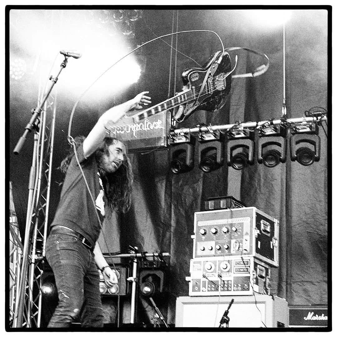 A Place to Bury Strangersのインスタグラム：「#Repost @clemensmitscher ・・・ Oliver Ackermann of A Place To Bury Strangers at Freak Valley Festival 2019 @aptbs @deathbyaudioeffects @freakvalleyfestival #aplacetoburystrangers #aptbs #clemensmitscher」