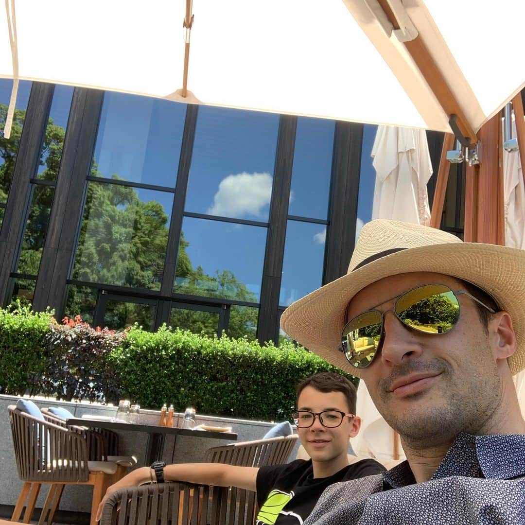 のインスタグラム：「Summer lunch with your son is best !! #chilling #fourseasonshotelkyoto」
