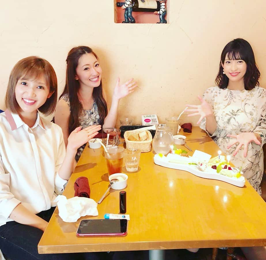 江川清音さんのインスタグラム写真 - (江川清音Instagram)「﻿ あいりん、ハッピーバースデー🎂💕﻿ お祝いをしました☺️✨✨﻿ ﻿ こうして3人で集まるのも定期化しています😆⭐️﻿ ﻿ なかなかタイミングが合わず、会えるまでに時間がかかってしまいますが(笑)💦﻿ ﻿ 時間が進むのがとても早く感じる。﻿ 色々なお話をして話題が尽きないのだと思います😌💓﻿ ﻿ 素敵な1年になりますように❤️❤️﻿ ﻿ #お誕生日おめでとう #ハッピーバースデー #happybirthday #女子会ランチ #ウェザーニュースキャスター #ランチ #ウニクリームパスタ #ケーキプレート #おめでとう🎊 #古株たちの集い」6月25日 12時52分 - egawasayane