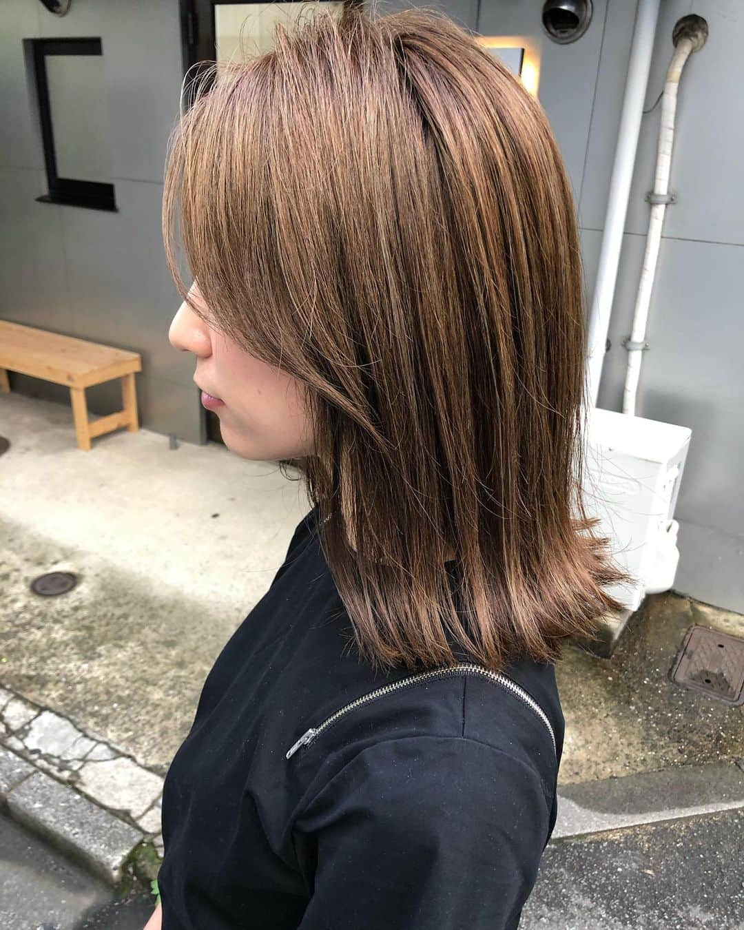 瀬口かなさんのインスタグラム写真 - (瀬口かなInstagram)「ヘアチェンジ❣️❣️ 室内だとちょいくすんでるかんじで自然光だと結構明るい✨🌞 今回もお気に入りです💯 りょうたさんありがとうございます💃✨✨ ． ． #hairstyle #haircolor #ヘアカラー #ミディアムヘア #原宿美容室」6月25日 12時53分 - seguchikana