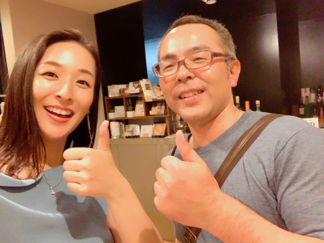 のインスタグラム：「大阪の皆さま！！！ 昨夜 ”Soap opera classics-Umeda-“ さんでの ライブ、本当にありがとうございました〜〜！ たくさんの方が来てくださって！ やっとお会い出来た方や お久しぶりの方もいたり  うー 嬉しかったです。  ボケとツッコミの勉強します て言ったら ボケはもう大丈夫やで て言われました  では皆さん、 次回はツッコミをお願いしますね。（笑） また来れるようにがんばります！  ライブが終わってからはディープなお店に 連れて行ってもらいましたよ！ 「アガッタ 串カツ」さん。 揚がった串カツ？上がった串カツ？  歌い終わってカラカラだった喉に、 クイーッとね。🍺😆 . 大阪、イエイ、 ありがとうございました！  今、名古屋に向かっています！ 名古屋も楽しみです！ . 【6月25日（火）】名古屋 @ Laidback 〜tenpack riverside cafe OPEN 18:30 / START 19:30 charge:4000円  愛知県名古屋市天白区原2丁目202 びい6植田 052-848-7667  https://laidback122.jimdo.com  #大阪 #ライブ #Osaka #live #Soapoperaclassics」