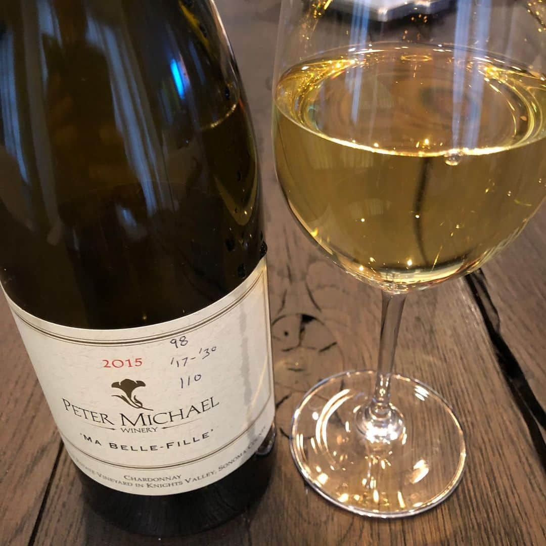 イリー・リーさんのインスタグラム写真 - (イリー・リーInstagram)「White wine night #petermichael」6月25日 13時56分 - ilheelee