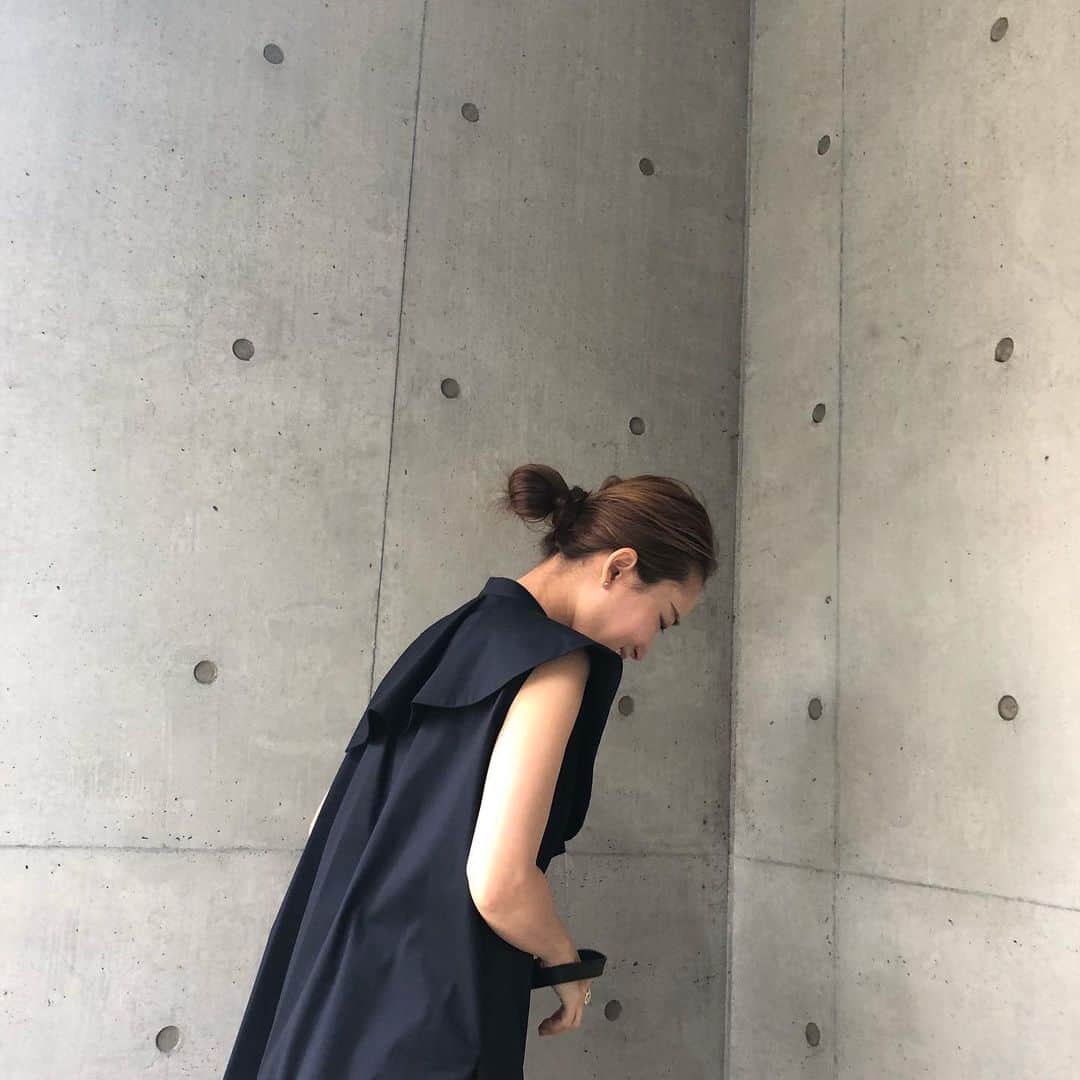 外村久美子さんのインスタグラム写真 - (外村久美子Instagram)「・ ブラウスが大好き。 先日の参観にもブラウスで♡ @_y_o_r_i_  #yori_japan  #ootd#instafashion  #blouse#shirtdress」6月25日 14時38分 - kummy153