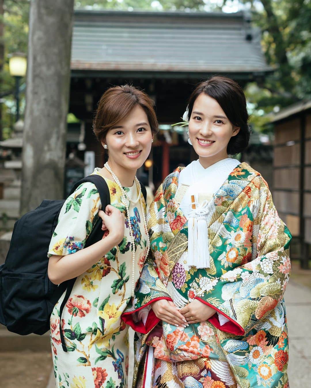 のインスタグラム：「しかし花嫁と親族席に同じ顔があったのウケたな…この日は髪型も似てたし笑。今夜18時過ぎから東京FMスカロケ&なんでも鑑定団📺よろしくです💕 ・ ・ #私のお色直しのとき妹がスタンドインしてた #双子 #結婚式 #花嫁」